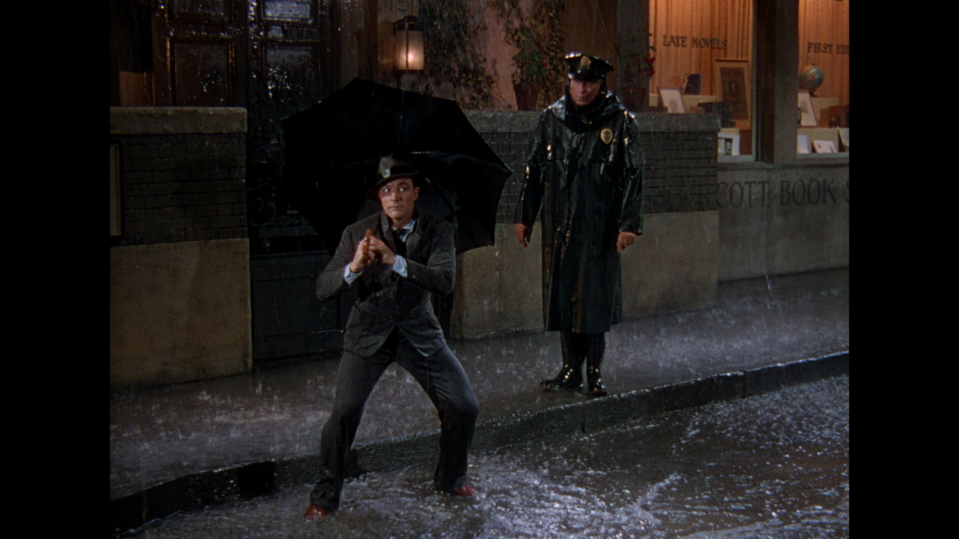 The rain is really hard. Поющие под дождём 1952. Джин Келли Поющие под дождем.